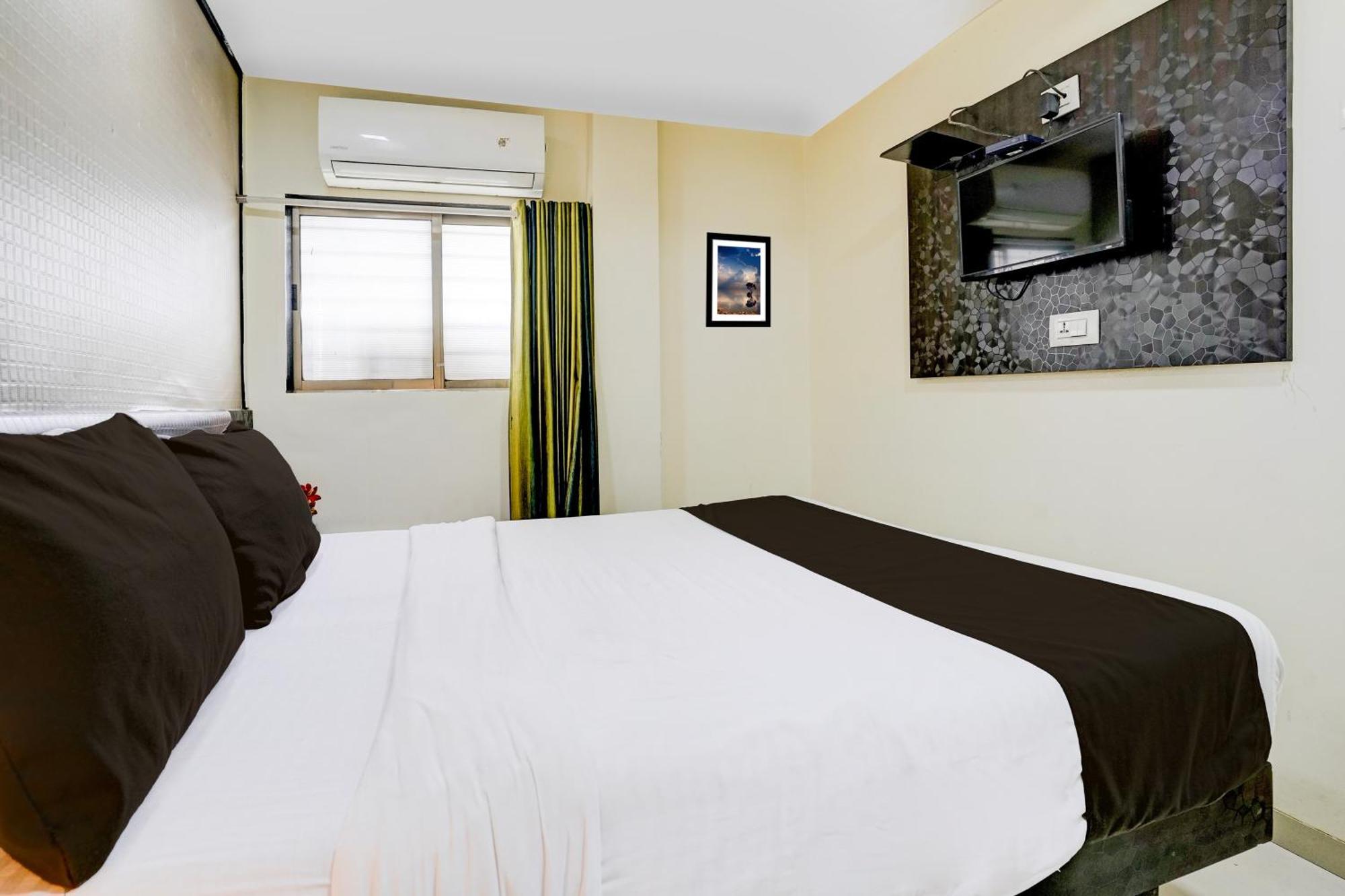 Hotel O Golden Sagar Мумбай Екстериор снимка
