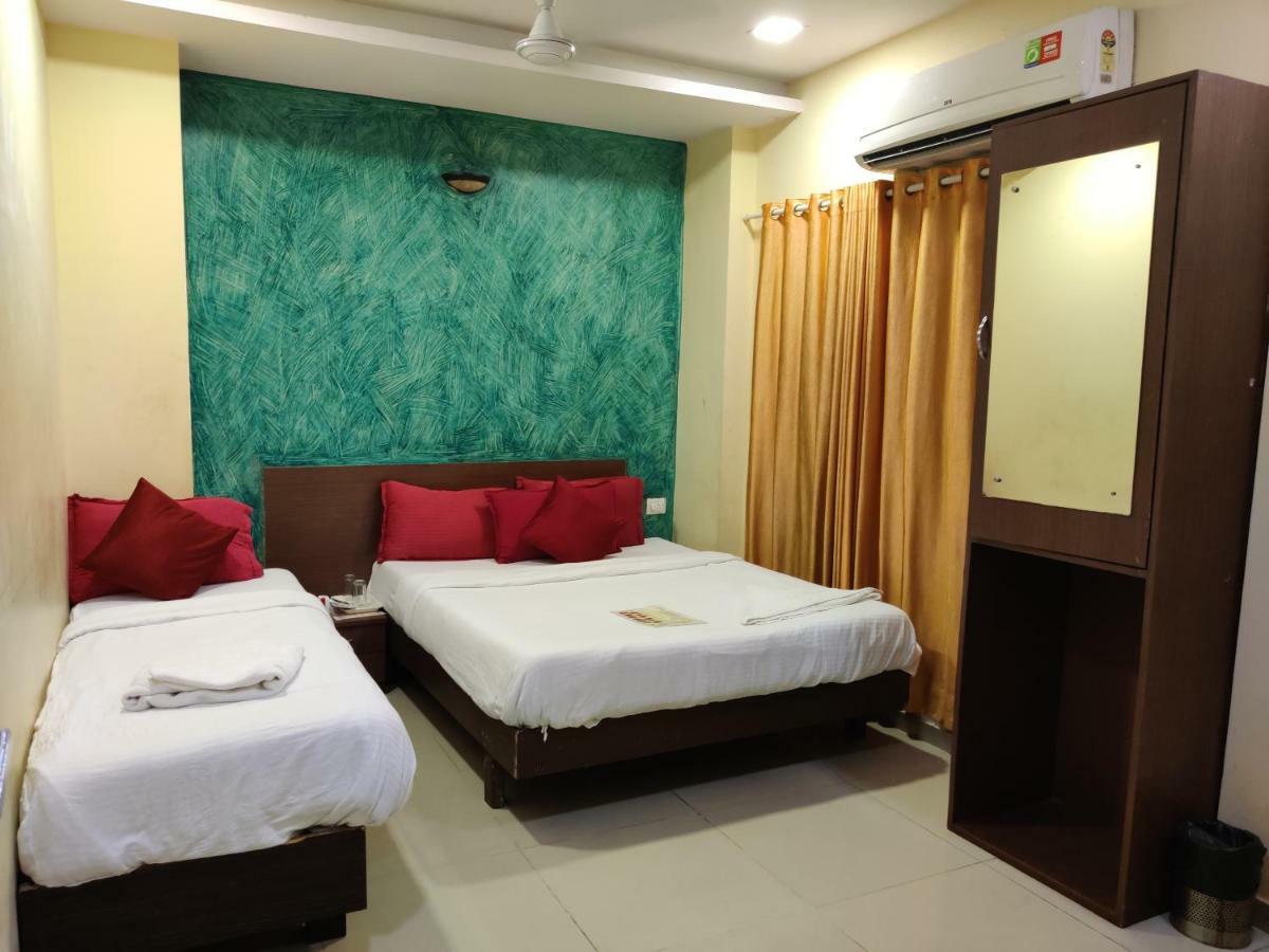Hotel O Golden Sagar Мумбай Екстериор снимка