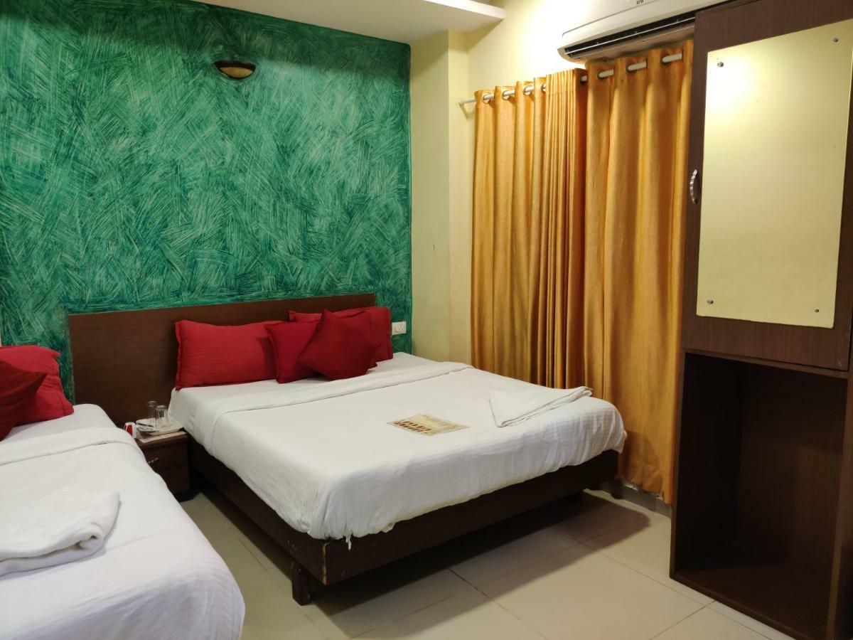 Hotel O Golden Sagar Мумбай Екстериор снимка