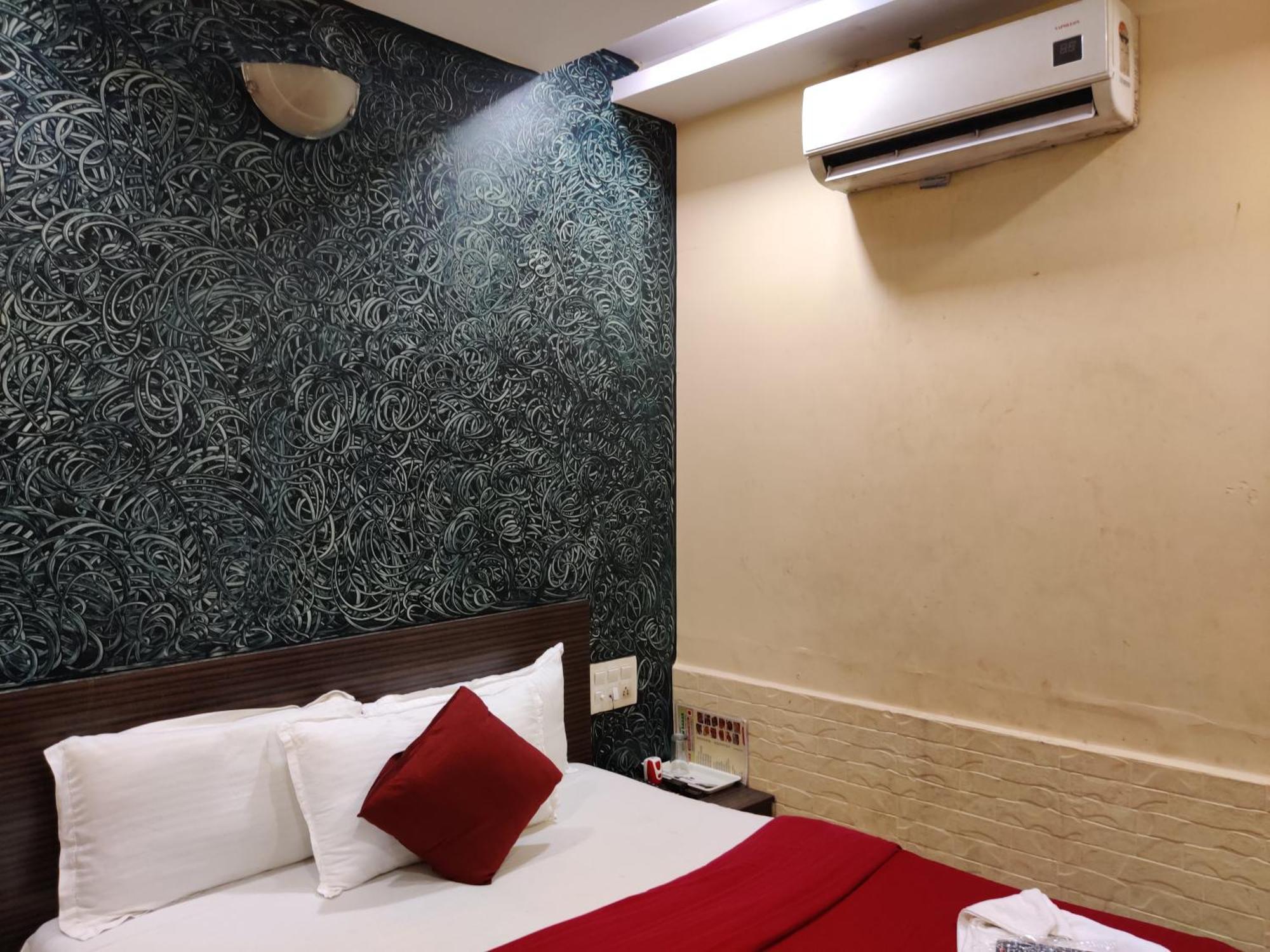 Hotel O Golden Sagar Мумбай Екстериор снимка