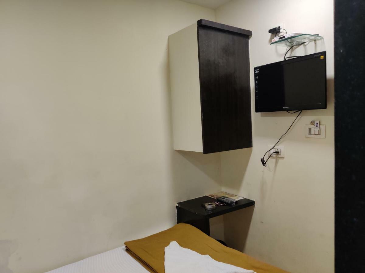 Hotel O Golden Sagar Мумбай Екстериор снимка