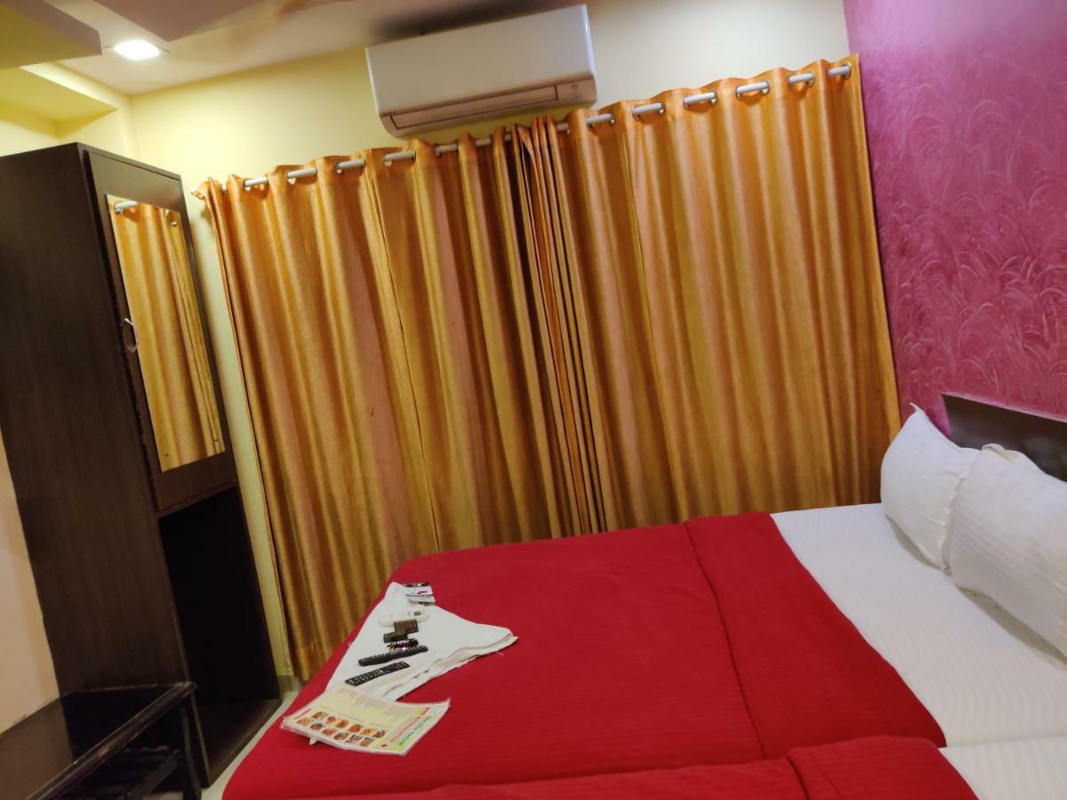 Hotel O Golden Sagar Мумбай Екстериор снимка