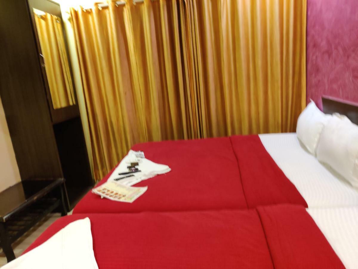 Hotel O Golden Sagar Мумбай Екстериор снимка