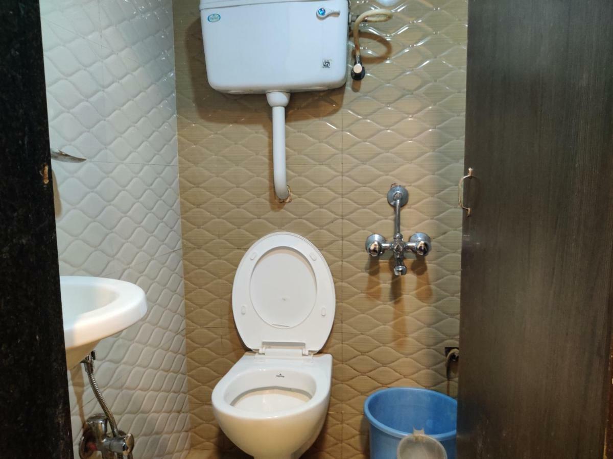 Hotel O Golden Sagar Мумбай Екстериор снимка
