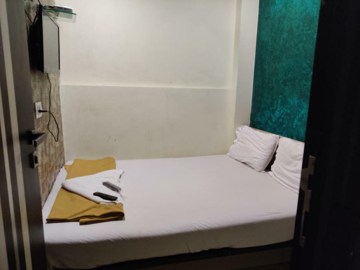 Hotel O Golden Sagar Мумбай Екстериор снимка