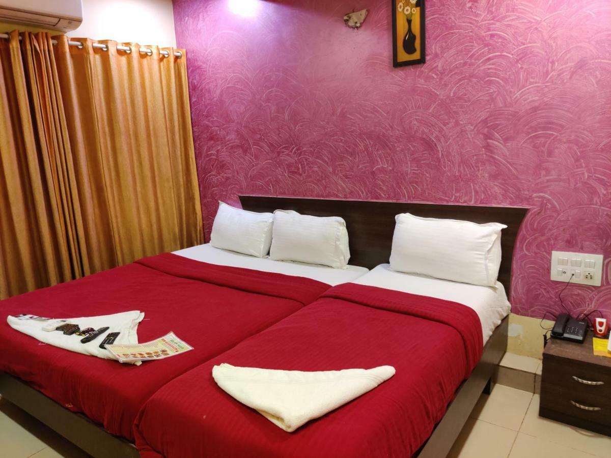 Hotel O Golden Sagar Мумбай Екстериор снимка