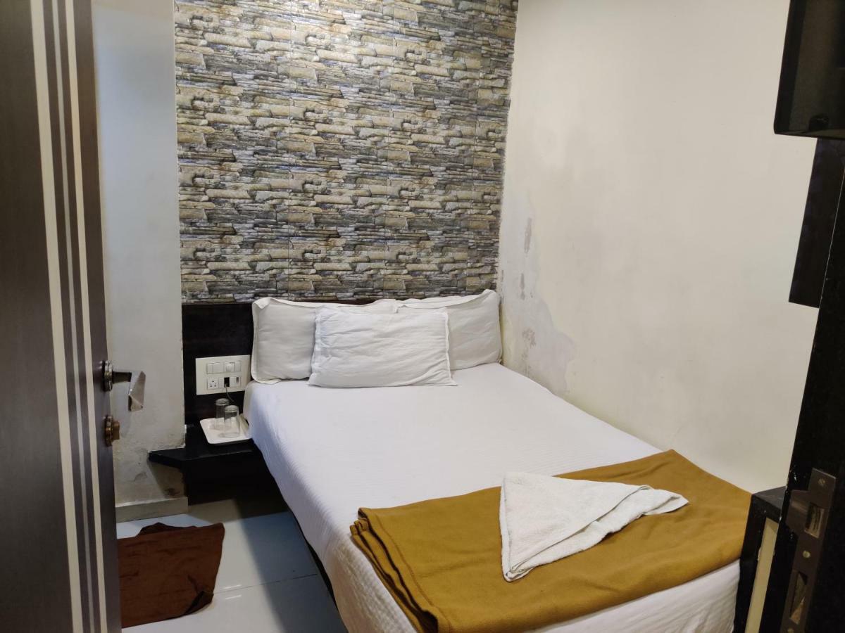 Hotel O Golden Sagar Мумбай Екстериор снимка